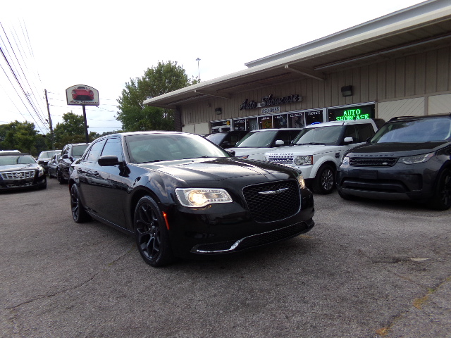 2019 Chrysler 300 Touring