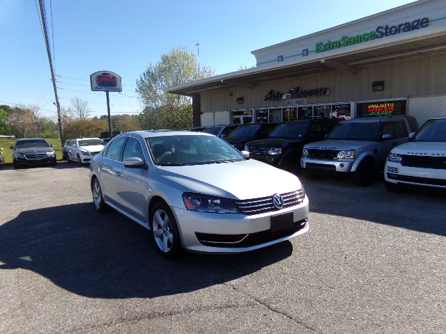 2013 Volkswagen Passat SE